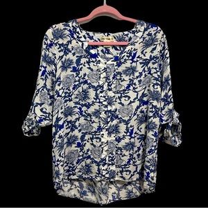 1264 Lightweight Women’s Top Size Small